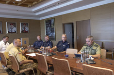 Spotkanie władz uczelni i wydziału z przedstawicielami służb mundurowych