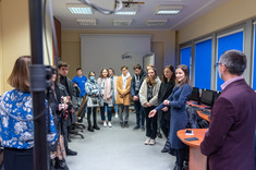 Uczniowie podczas zwiedzania Laboratorium Logistycznego WZ, fot. A. Surowiec